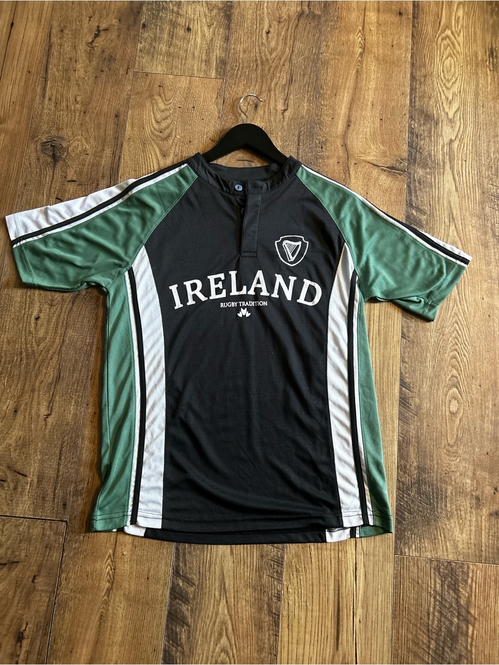 Ireland Rugby Tradition Women's Black & Green Short-Sleeve Jersey